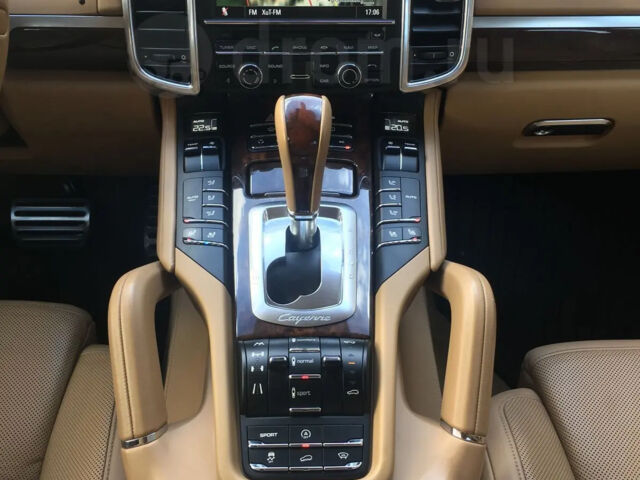 Porsche Cayenne 2012 года