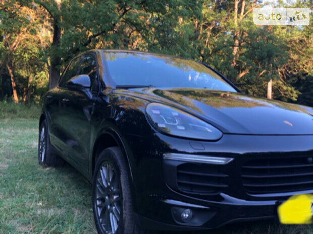 Porsche Cayenne 2017 года