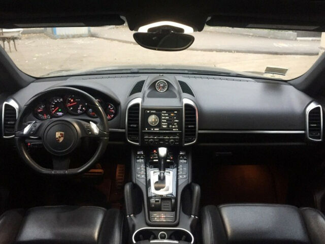 Porsche Cayenne 2011 года