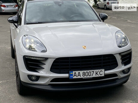 Porsche Macan 2015 року