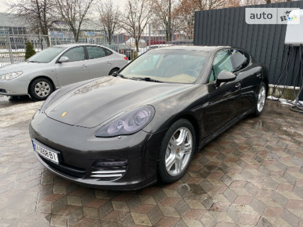 Porsche Panamera 2011 года