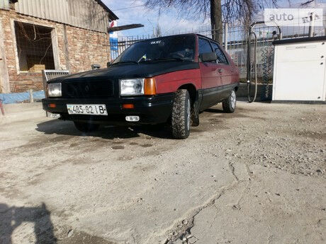 Рено 11 1985 року Renault 11 1985 року