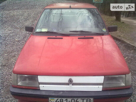 Рено 11 1988 года Renault 11 1988 года