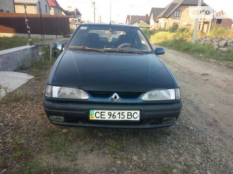 Рено 19 Chamade 1994 року Renault 19 Chamade 1994 року