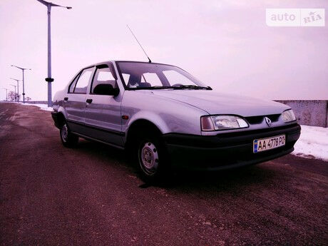 Рено 19 Chamade 1998 года Renault 19 Chamade 1998 года