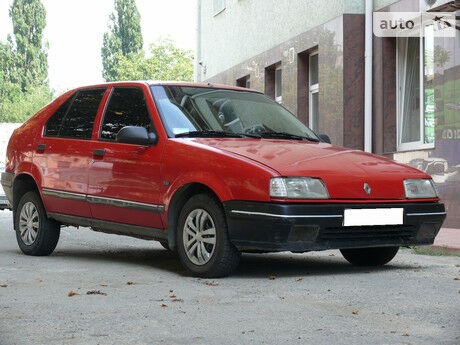 Рено 19 Chamade 1998 года Renault 19 Chamade 1998 года