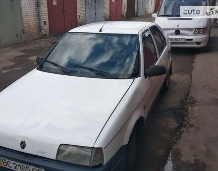 Фото на відгук з оцінкою 4   про авто Renault 19 Chamade 1992 року випуску від автора “Назар” з текстом: Авто вартує своїх грошей. Мягка підвіска, простота обслуговування, доступні ціни на запчастини. З...