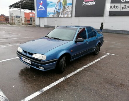 Фото на відгук з оцінкою 4.8   про авто Renault 19 Chamade 1998 року випуску від автора “Тарас” з текстом: відїдив майже пів року на ній, нарікань немає, ніколи не підводила, надійний автомобіль