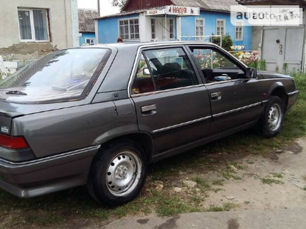 Renault 25 1989 года