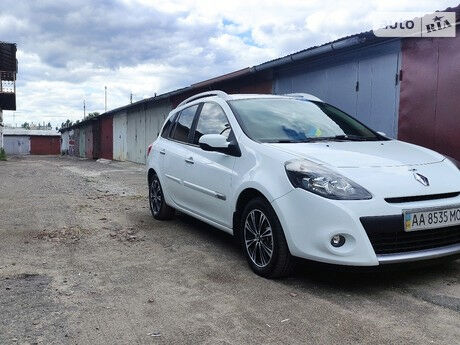 Renault Clio 2011 року