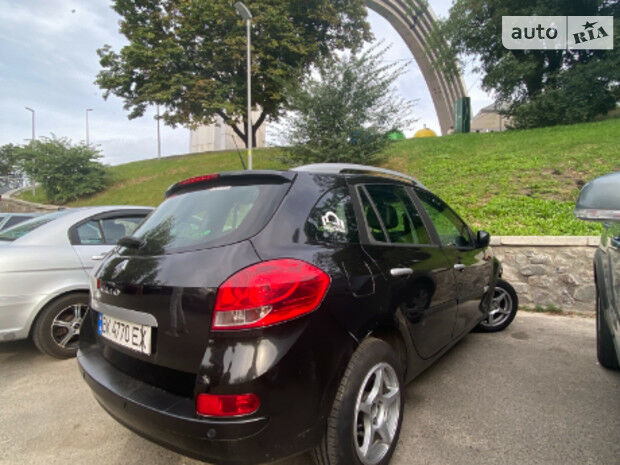 Renault Clio 2010 року