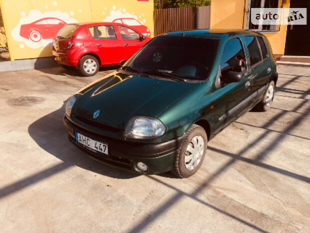 Renault Clio 1998 року