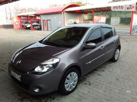 Renault Clio 2012 року