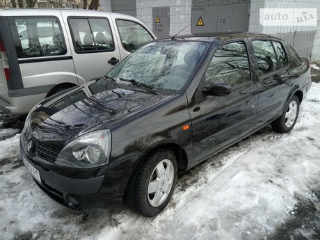 Рено Клио 2004 року Renault Clio 2004 року
