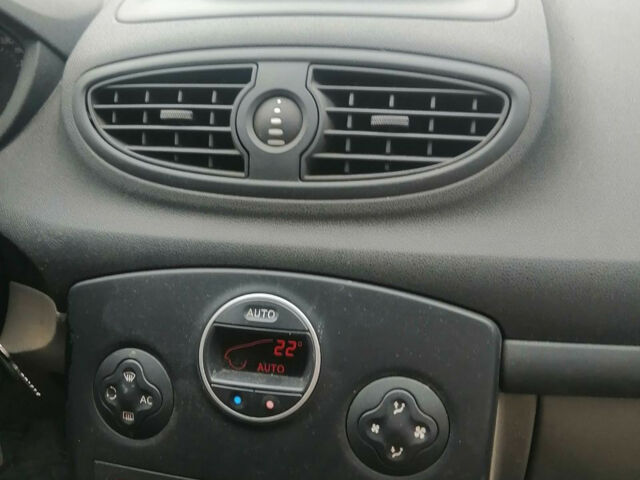 Renault Clio 2006 года