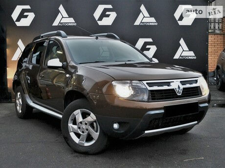 Рено Дастер 2013 року Renault Duster 2013 року