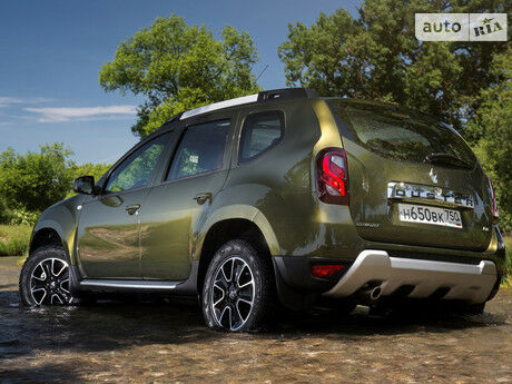 Рено Дастер 2014 року Renault Duster 2014 року