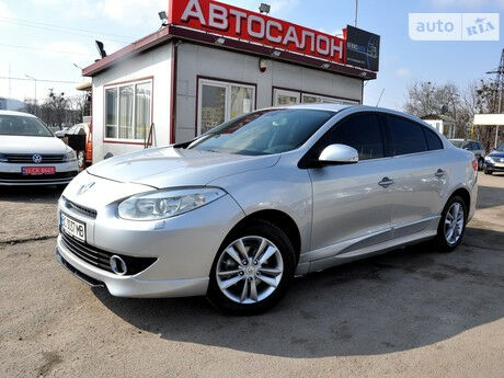 Рено Флюенс 2011 року Renault Fluence 2011 року