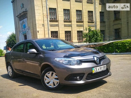 Рено Флюенс 2013 року Renault Fluence 2013 року