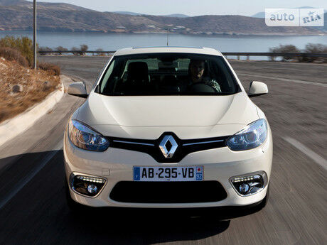 Рено Флюенс 2013 года Renault Fluence 2013 года