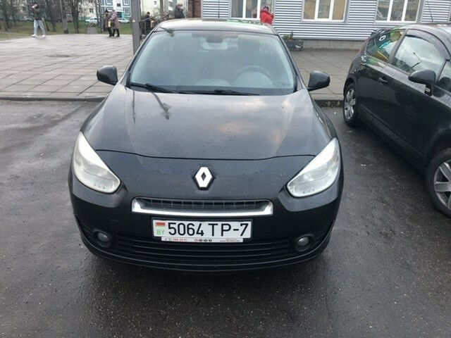 Рено Флюенс 2011 року Renault Fluence 2011 року