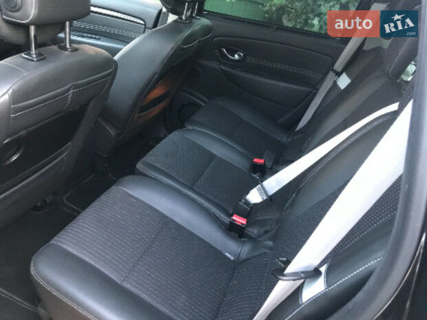 Renault Grand Scenic 2010 года