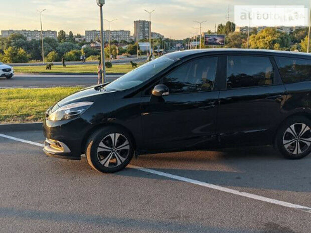 Renault Grand Scenic 2013 года