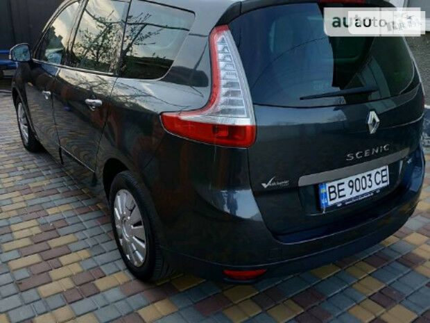 Renault Grand Scenic 2011 года