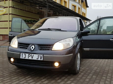 Renault Grand Scenic 2005 года