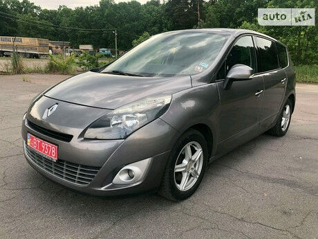 Renault Grand Scenic 2010 года