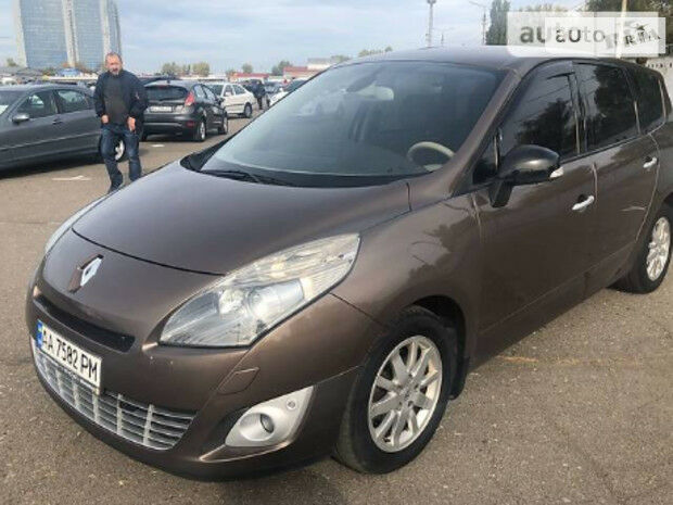 Renault Grand Scenic 2011 года