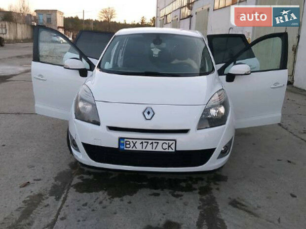 Renault Grand Scenic 2011 года