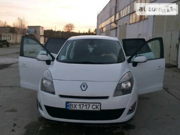 Renault Grand Scenic 2011 года