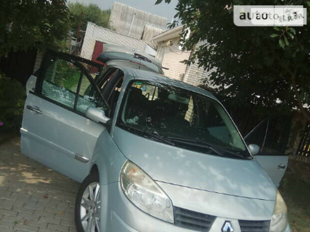 Renault Grand Scenic 2004 года