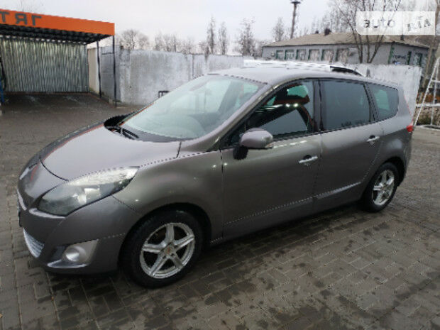 Renault Grand Scenic 2009 года