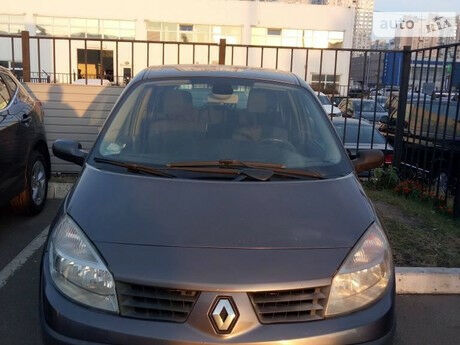 Рено Гранд Сценик 2005 года Renault Grand Scenic 2005 года