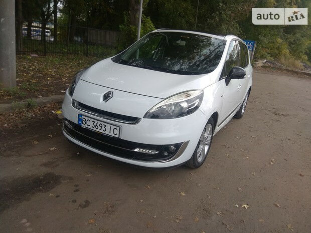 Renault Grand Scenic 2012 года