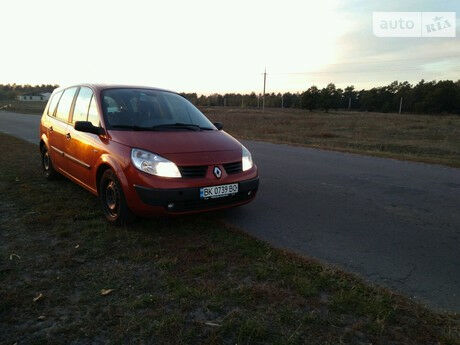 Рено Гранд Сценик 2005 года Renault Grand Scenic 2005 года