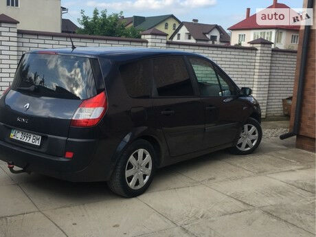 Renault Grand Scenic 2005 года