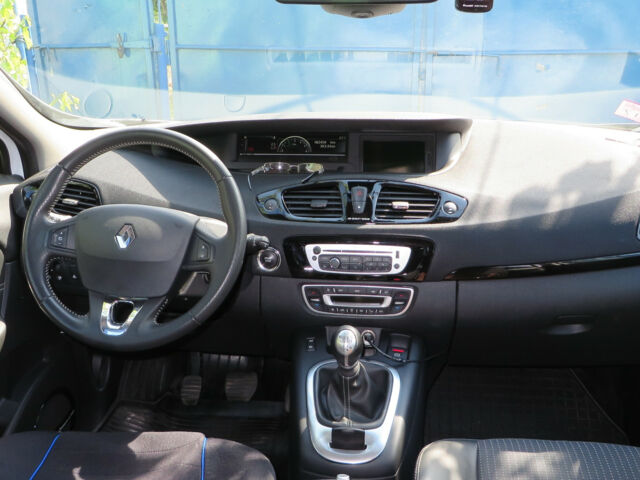 Renault Grand Scenic 2013 года