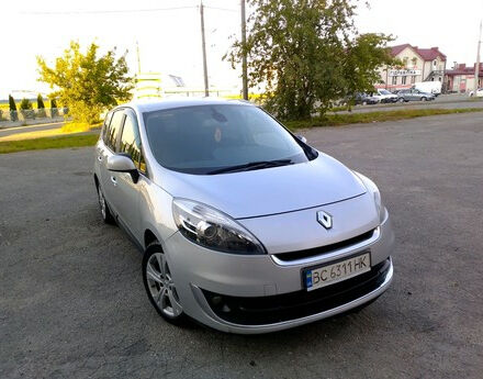 Renault Grand Scenic 2013 года