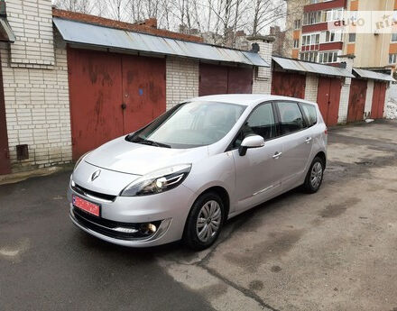 Renault Grand Scenic 2012 года