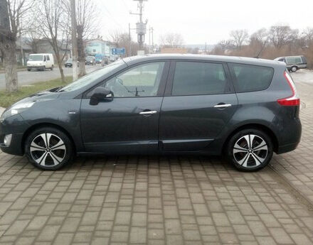 Renault Grand Scenic 2011 года