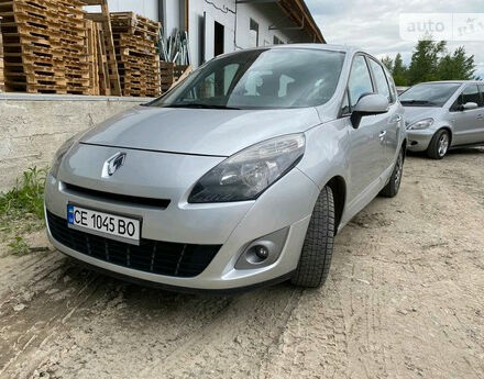 Renault Grand Scenic 2011 года