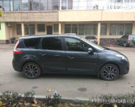 Renault Grand Scenic 2011 року