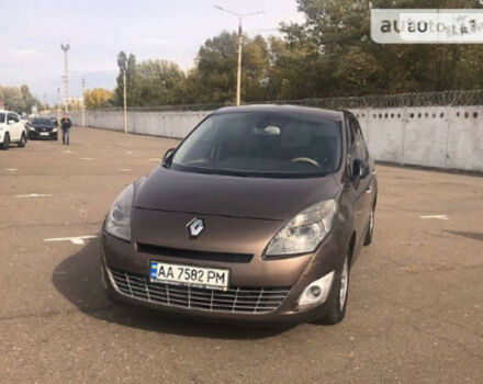 Renault Grand Scenic 2011 года