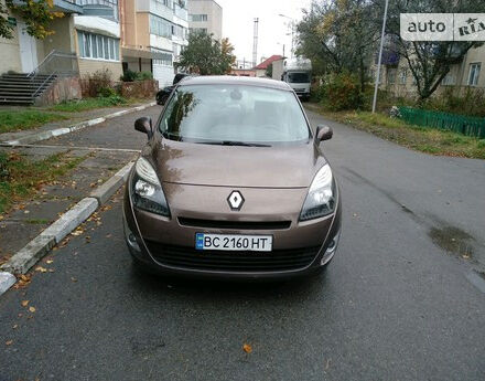 Renault Grand Scenic 2010 года