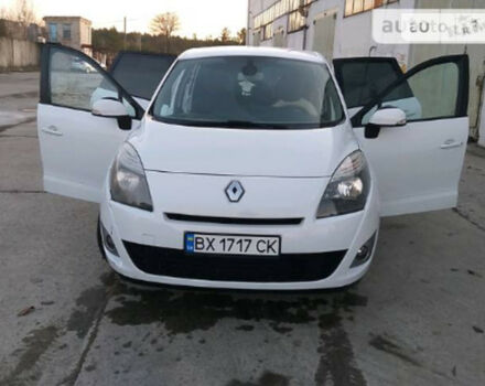 Renault Grand Scenic 2011 года