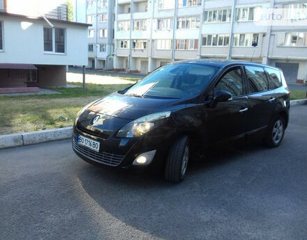 Renault Grand Scenic 2010 года