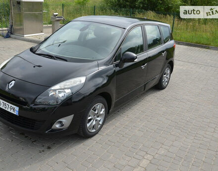 Renault Grand Scenic 2011 года